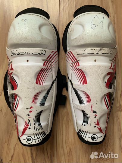 Щитки хоккейные easton 10