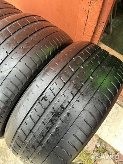Pirelli P Zero 255/35 R19 Y