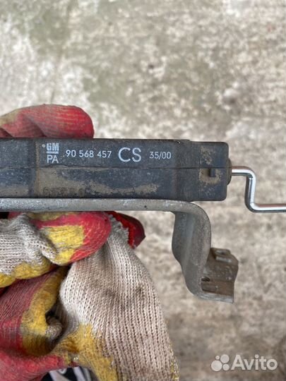 Сервопривод лючка бензобака opel vectra b