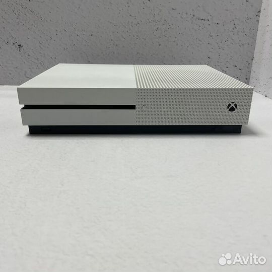 Игровая приставка X-box one s 500Гб