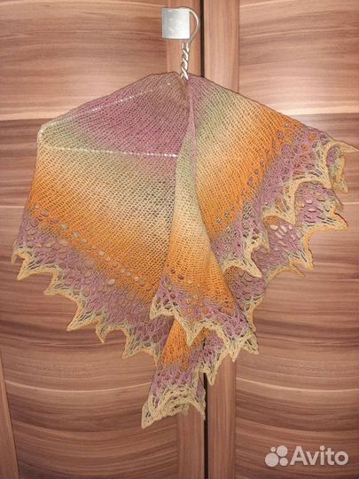 Шаль-фишю, платок, бактус