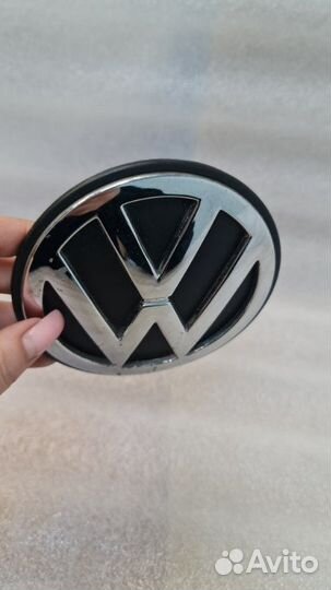 Эмблема на крышку багажника задняя Volkswagen