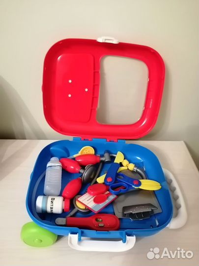 Детский набор доктора в чемодане на колёсах