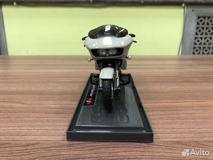 Harley Davidson 1:18 - CVO Road Glide 2018