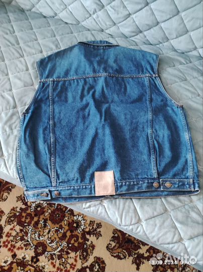 Джинсовая безрукавка