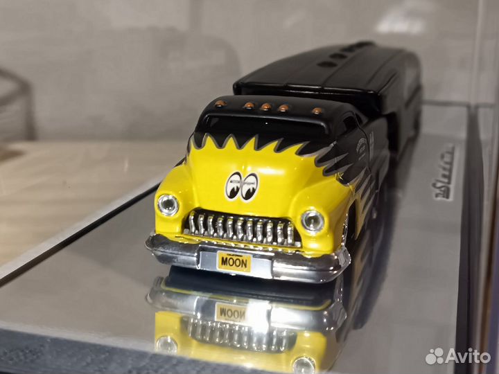 Custom Crew Sledster Mooneyes 1:64