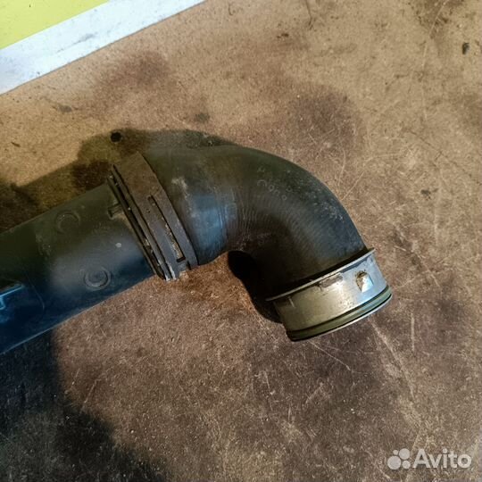 Патрубок интеркулера Volkswagen Caddy 1.9