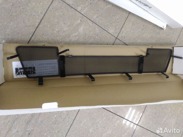 Сетка в бампер nissan Tiida black