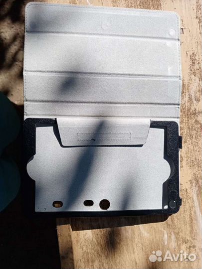 Чехлы для планшетов