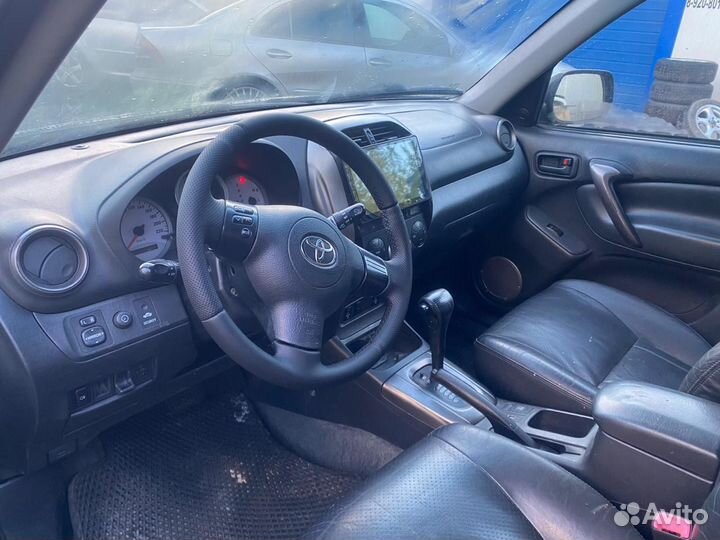 Toyota RAV4 2.0 AT, 2005, 271 031 км