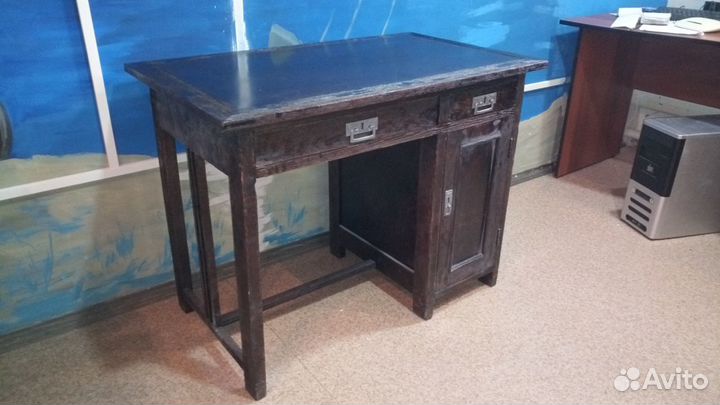 Стол антикварный