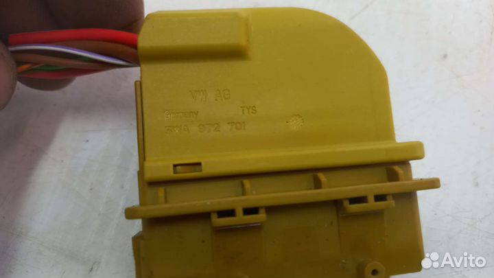 Разъём двери передней Skoda Octavia A8