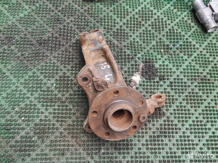 Левый поворотный кулак Volkswagen t5