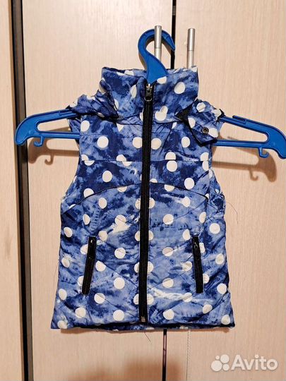 Ветровки и желетки для девочки