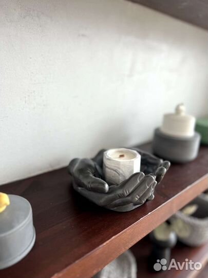 Ключница, чаша для конфет, руки Давида