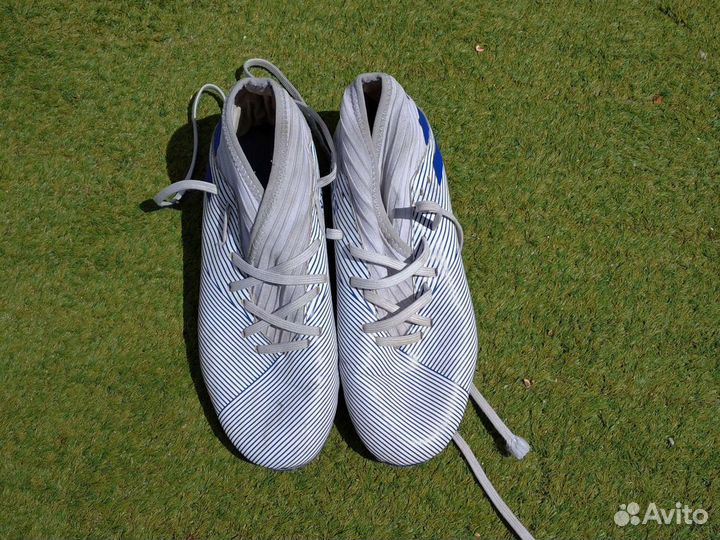 Футбольные бутсы adidas nemeziz