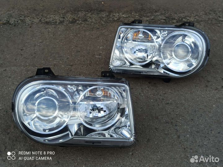 Фары передние ксенон комплект Chrysler 300c