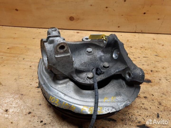 Ступица передняя правая Bmw 120I E87 N46B20B 2007