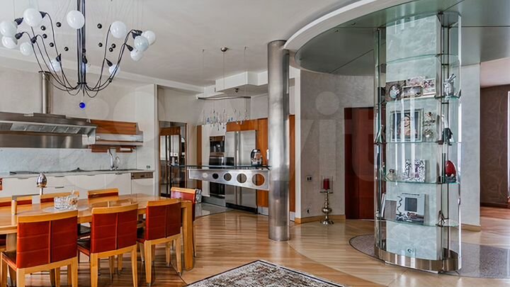 5-к. квартира, 260 м², 3/7 эт.