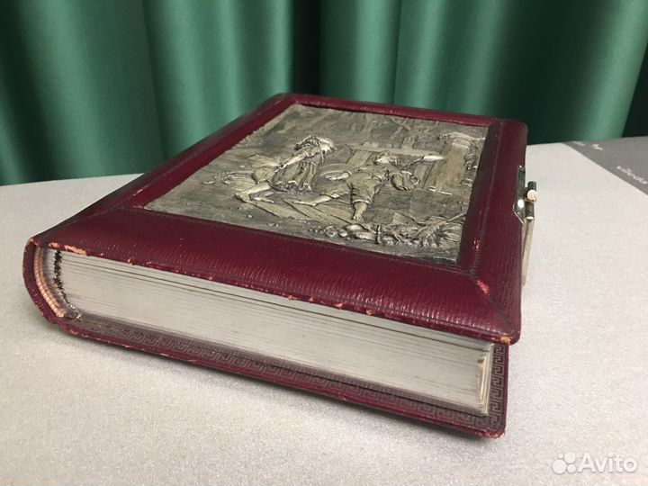 Старинный альбом для фотографий