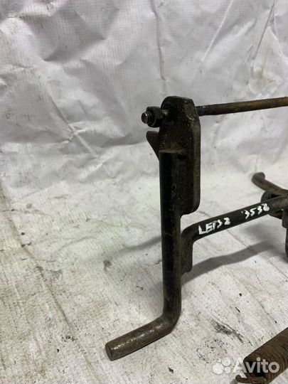 Центральная подножка Suzuki Lets 2 NEW