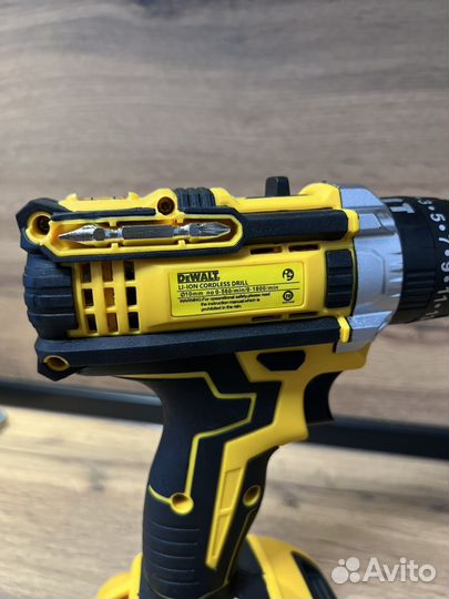 Шуруповерт dewalt
