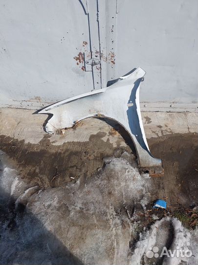Крыло переднее правое Mazda 3 седан