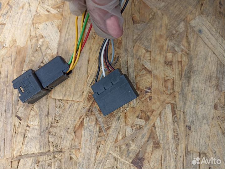 Зеркало левое Mercedes W208