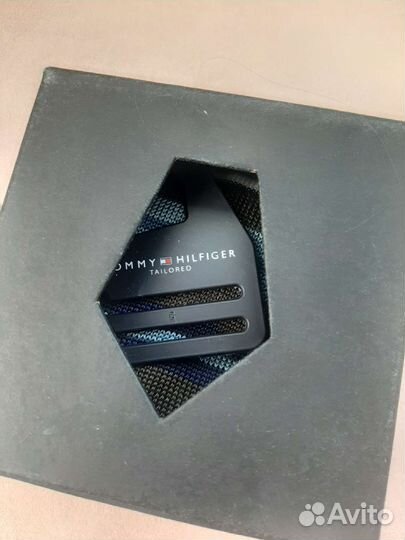 Галстук женский. Tommy Hilfiger