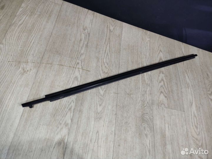 Toyota Corolla 150 бархотка передняя правая