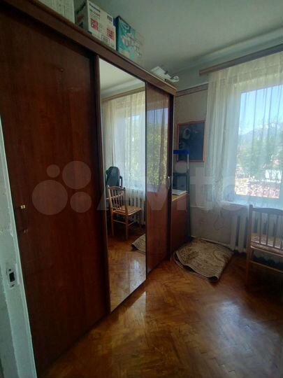 2-к. квартира, 47 м², 4/4 эт.