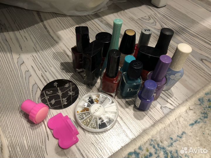 Лак для ногтей и другая косметика