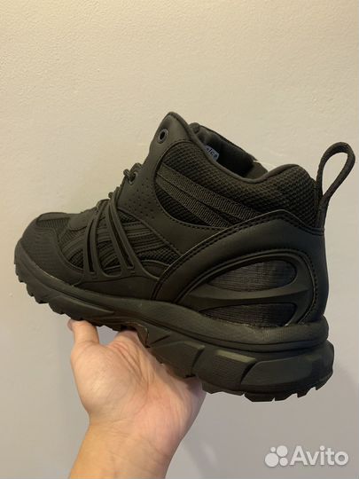 Мужские зимние кроссовки Asics