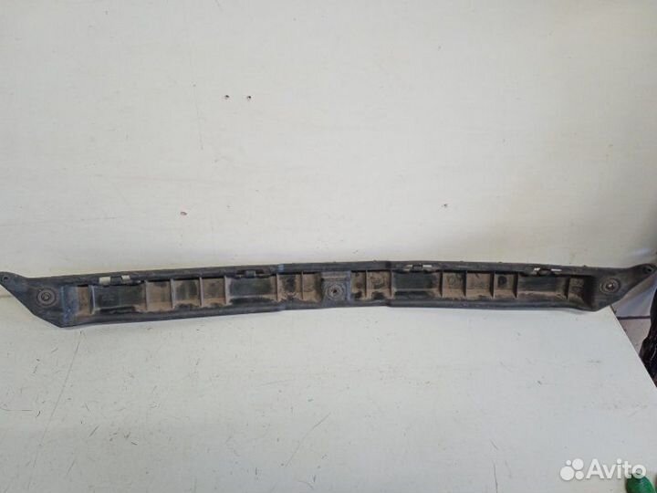 Направляющая бампера задняя Opel Astra H 2004-2015