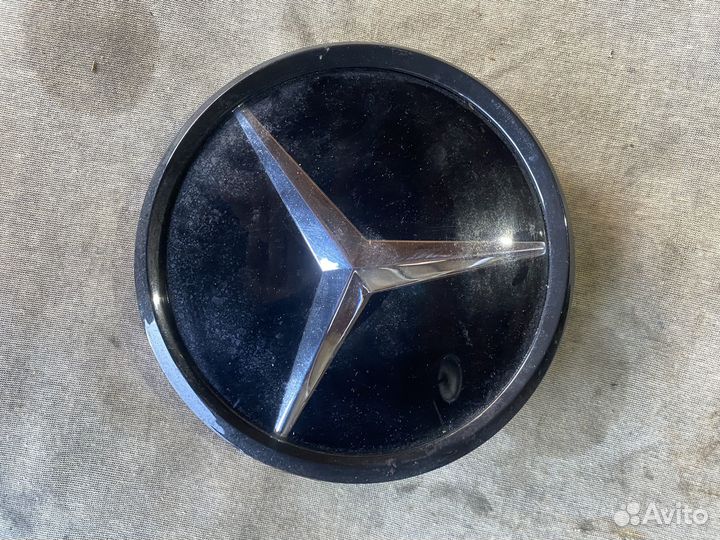 Эмблема на решетку mercedes