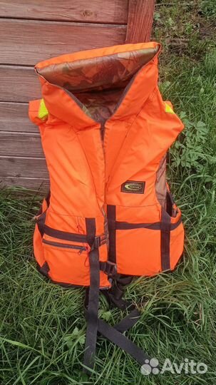 Спасательный жилет