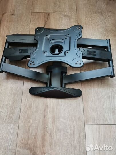 Кронштейн для телевизора на стену поворотный