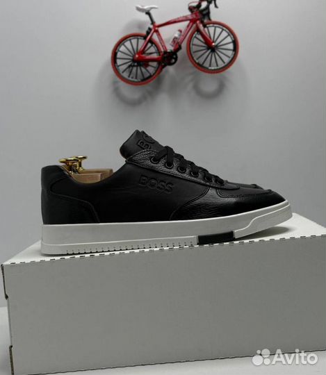Кроссовки Boss качественные