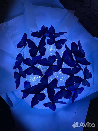 Букет из светящихся бабочек