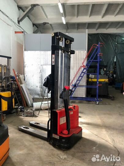 Самоходный штабелер ES12-12ES