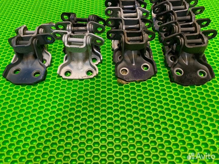 Петли дверей Subaru