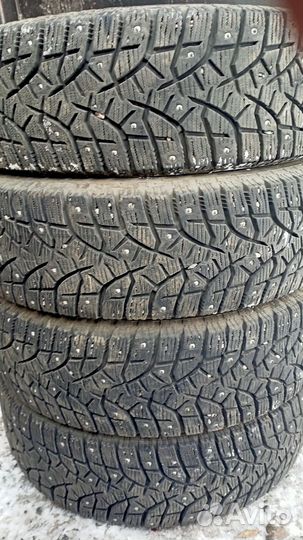 Bridgestone Blizzak Spike-02 185/70 R14