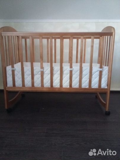 Кроватка с матрасом