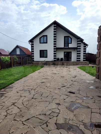 Дом 192 м² на участке 7,5 сот.