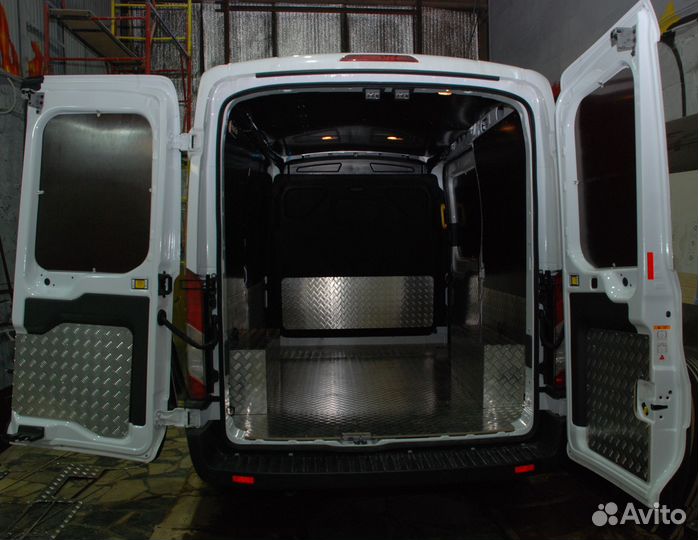 Обшивка кузова фургона Ford Transit