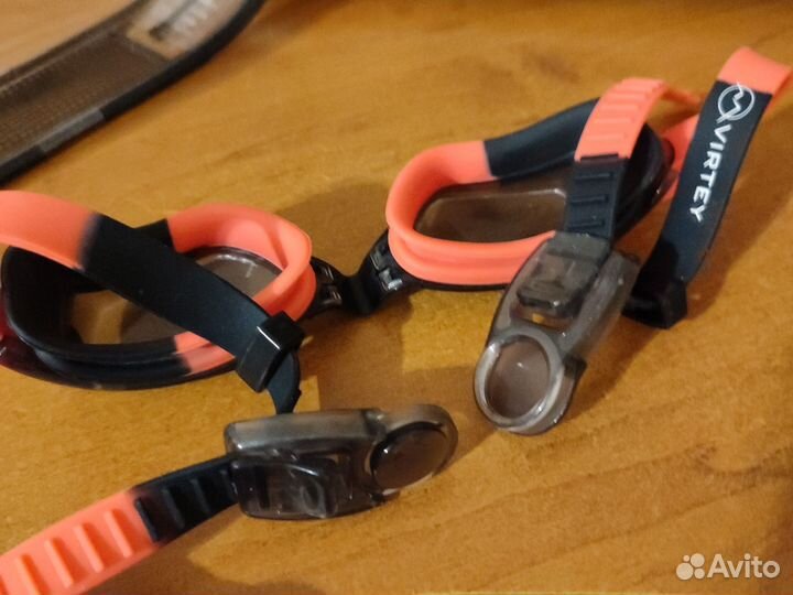 Очки для плавания