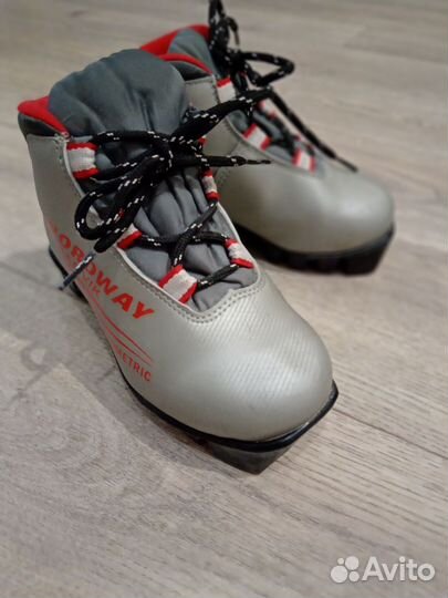 Лыжные ботинки