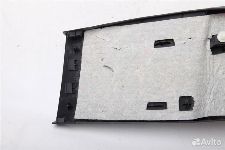 Обшивка стойки средняя правая Mercedes-Benz W210