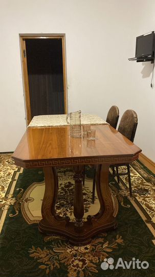 Кухонный стол