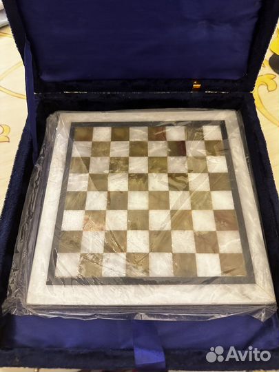 Шахматы каменные (оникс+мрамор) новые